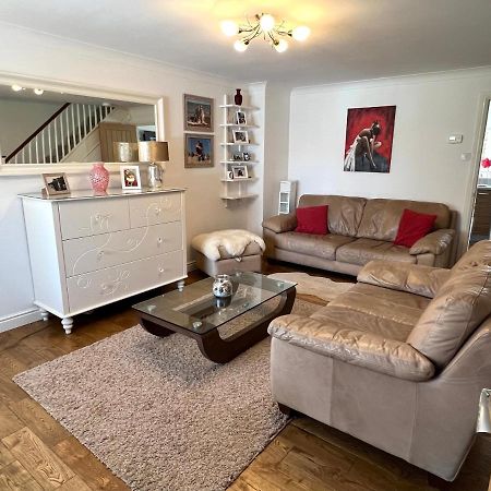 Simply Stunning 2 Bedroom Home With Parking Space Nottingham Bagian luar foto