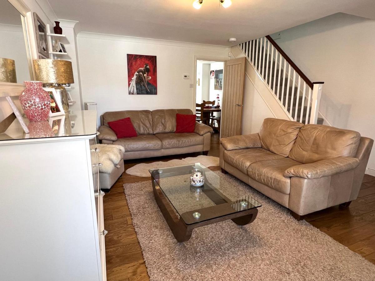 Simply Stunning 2 Bedroom Home With Parking Space Nottingham Bagian luar foto